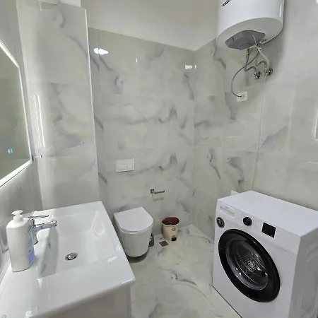 Apartment Modern Center