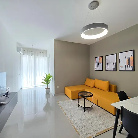 Modern Center Apartment *