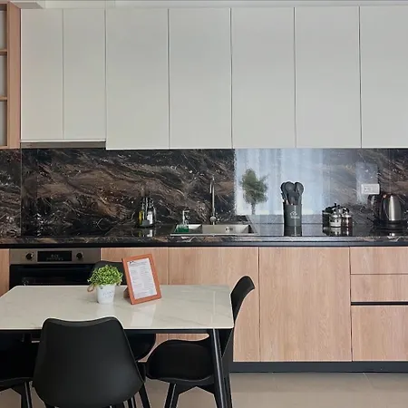Modern Center Tiran